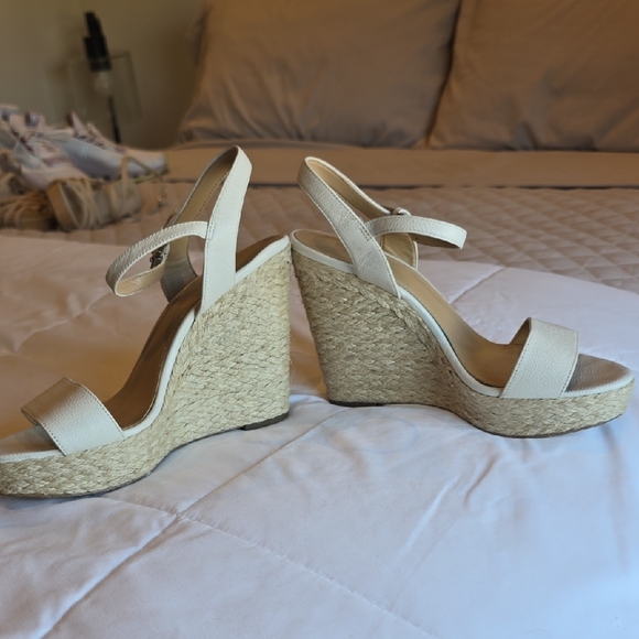MICHAEL Michael Kors Jill Cream Espadrille Wedge Sandals Size 7 - Picture 10 of 10